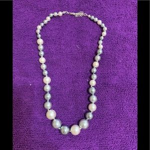 Gorgeous gray & white tone matched necklace 💕